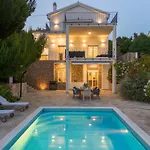 Spacious New With Pool Above The Pristine - First Season Pricing!!! *