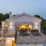Spacious New With Pool Above The Pristine - First Season Pricing!!! Villa Prvic Sepurine