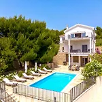 Spacious New With Pool Above The Pristine - First Season Pricing!!! Villa *