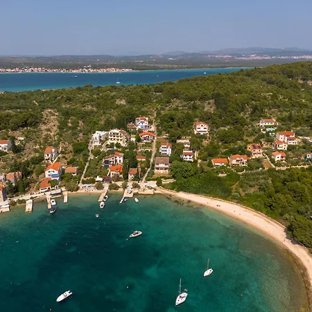 Vila Spacious New With Pool Above The Pristine - First Season Pricing!!!