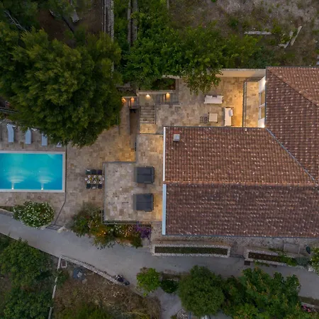 Spacious New With Pool Above The Pristine - First Season Pricing!!! Villa *
