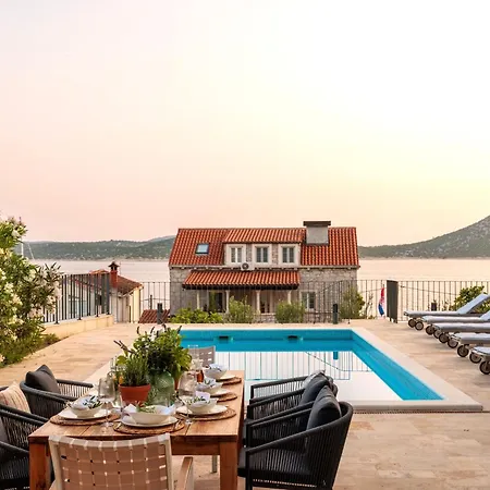 Spacious New With Pool Above The Pristine - First Season Pricing!!! Villa Prvic Sepurine