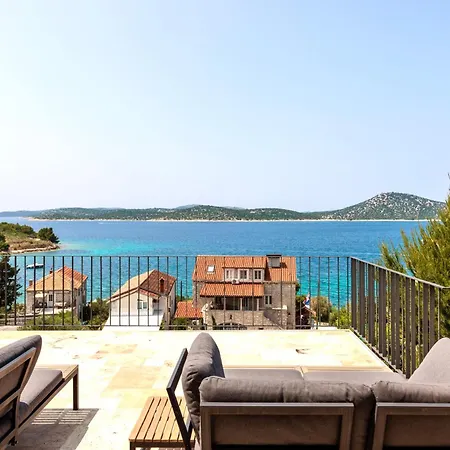Vila Spacious New With Pool Above The Pristine - First Season Pricing!!!
