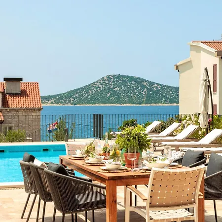 Spacious New With Pool Above The Pristine - First Season Pricing!!!
