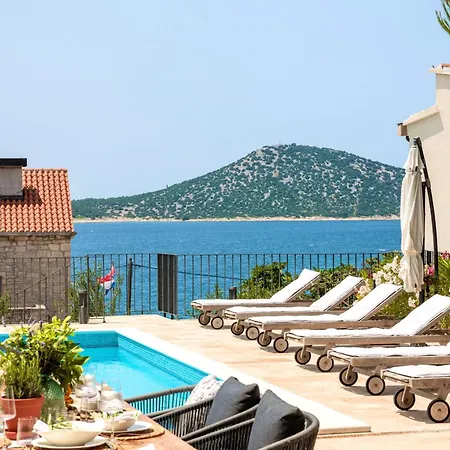 Vila Spacious New With Pool Above The Pristine - First Season Pricing!!! *