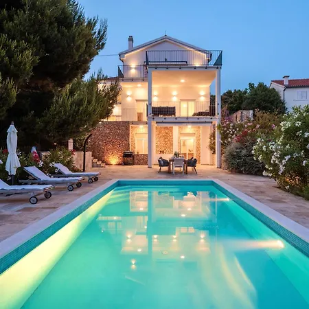 Spacious New With Pool Above The Pristine - First Season Pricing!!! * Prvic Sepurine