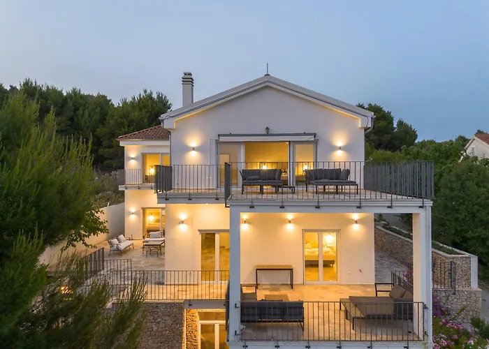 Villa Spacious New With Pool Above The Pristine - First Season Pricing!!! *