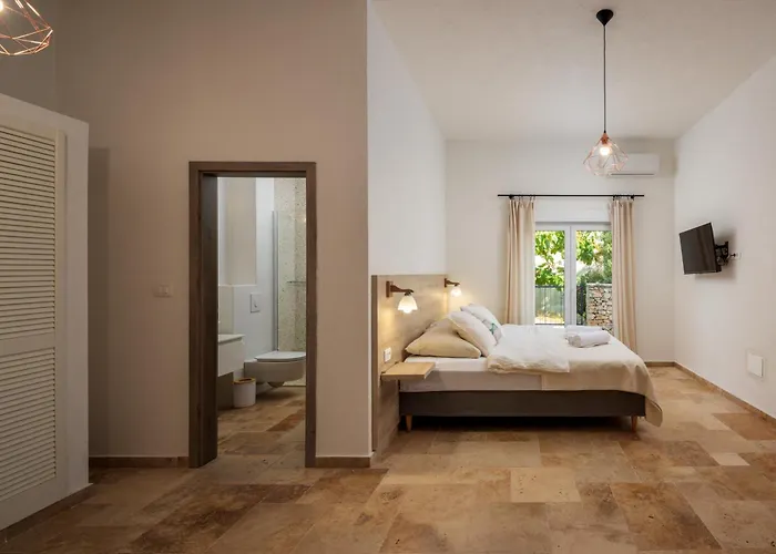 Spacious New With Pool Above The Pristine - First Season Pricing!!! Prvić Šepurine