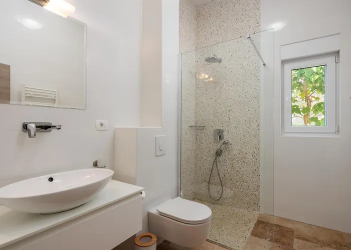 Spacious New With Pool Above The Pristine - First Season Pricing!!! Villa Prvić Šepurine