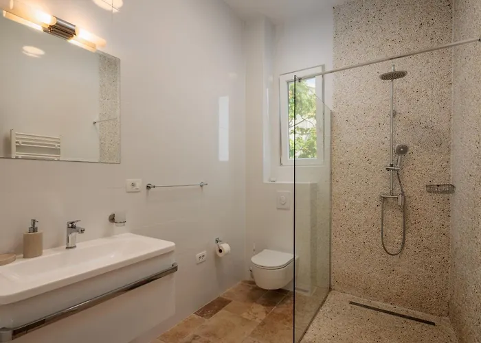 Spacious New With Pool Above The Pristine - First Season Pricing!!! Villa *