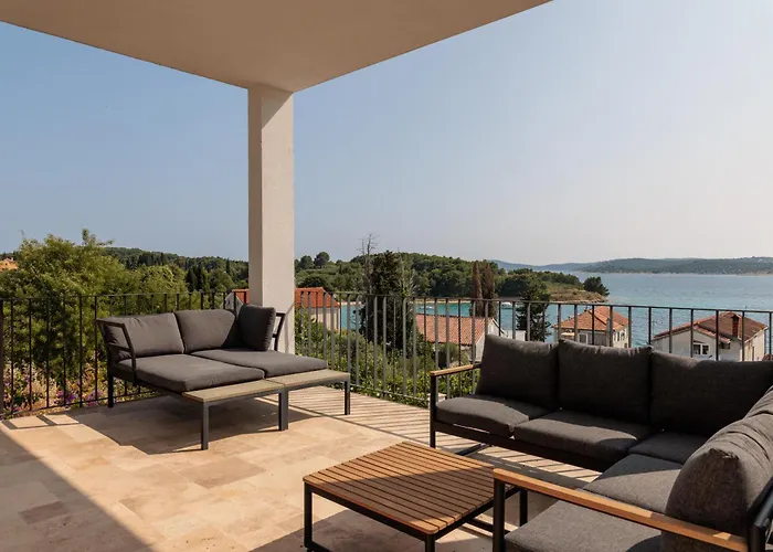 Spacious New With Pool Above The Pristine - First Season Pricing!!! *