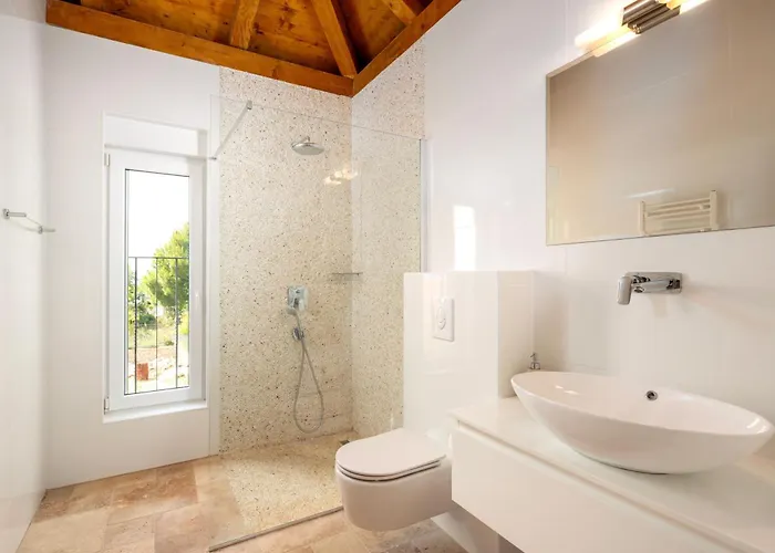 Spacious New With Pool Above The Pristine - First Season Pricing!!! Villa Prvić Šepurine