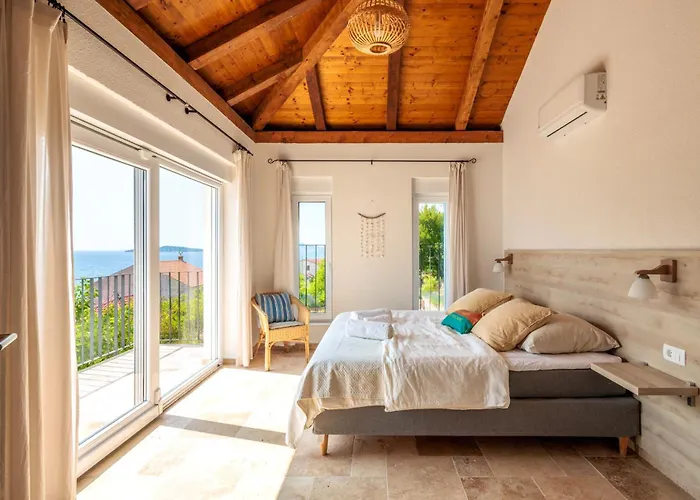 Spacious New With Pool Above The Pristine - First Season Pricing!!! Villa *