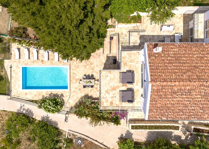 Villa Spacious New With Pool Above The Pristine - First Season Pricing!!! *