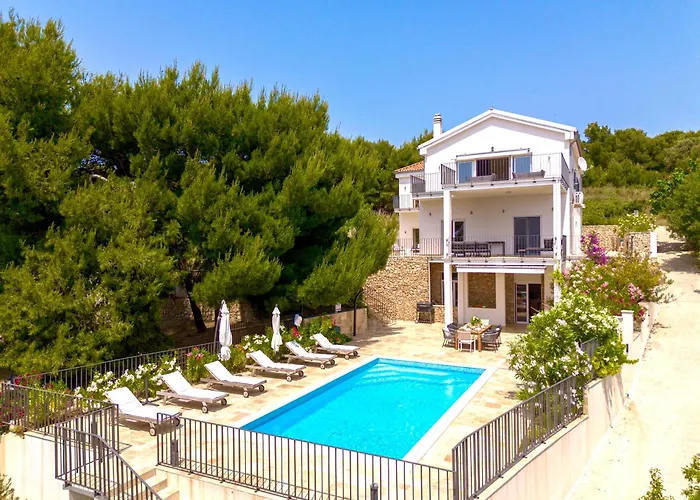 Spacious New With Pool Above The Pristine - First Season Pricing!!! Villa *