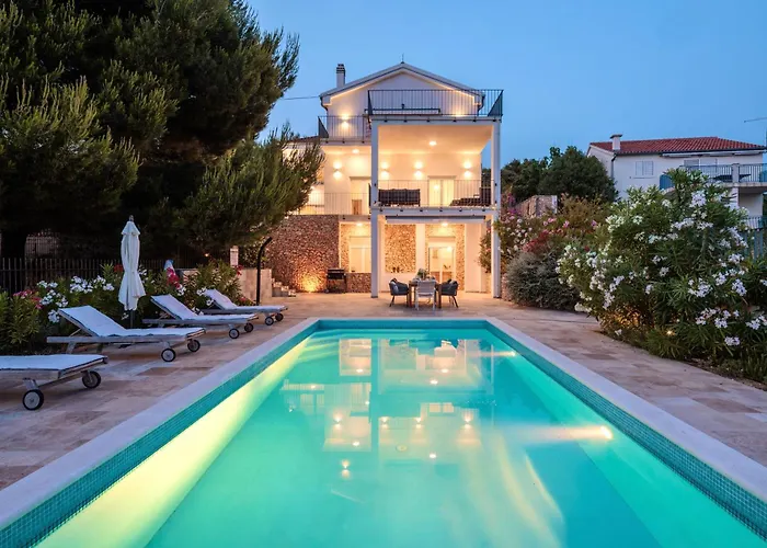 Spacious New With Pool Above The Pristine - First Season Pricing!!! * Prvić Šepurine